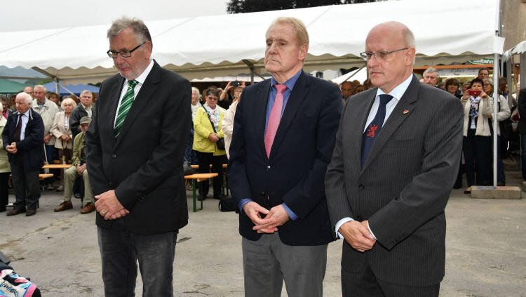 Die 3 Vorsitzenden whrend der Totenehrung. von links: Wilhelm Kreuer, Rudi Pawelka, Detlef Lindemann.